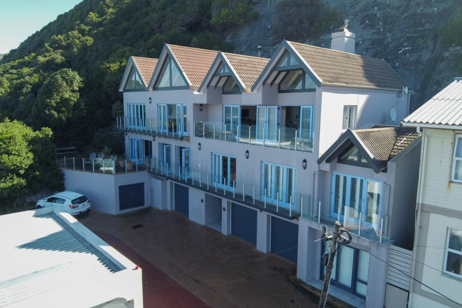 5 Bedroom Property for Sale in Herolds Bay Western Cape